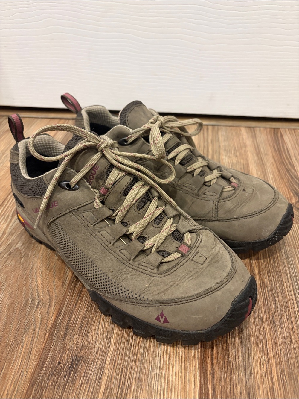 Vasque Talus Trek Low Ultradry Waterproof Hiking Shoes Women’s 8.5